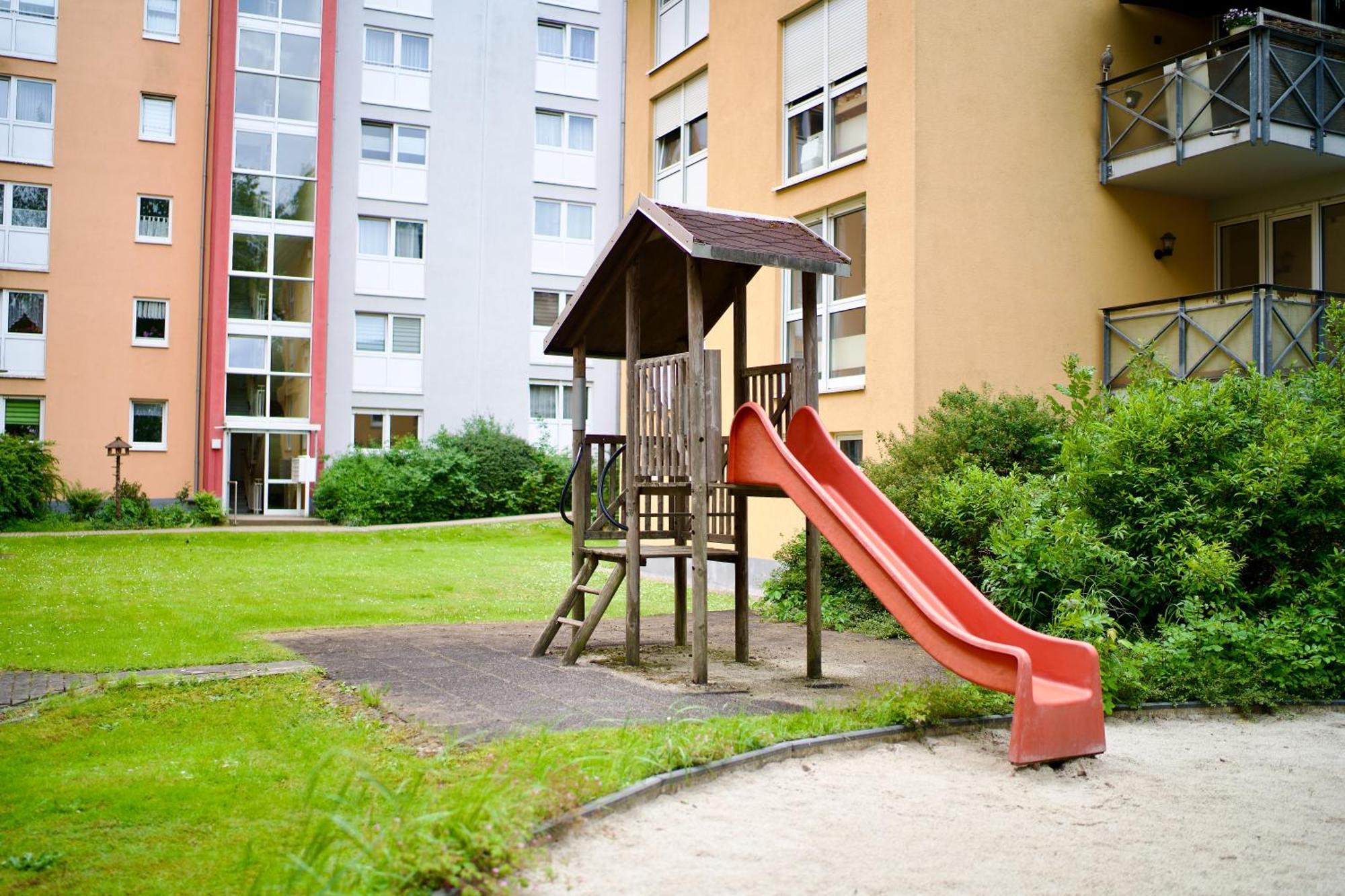 Edler Wohnraum Noble Stadtoase Mit Boxspringbett, Kaffeevollautomat, Lift & Parkplatz 켐니츠 외부 사진