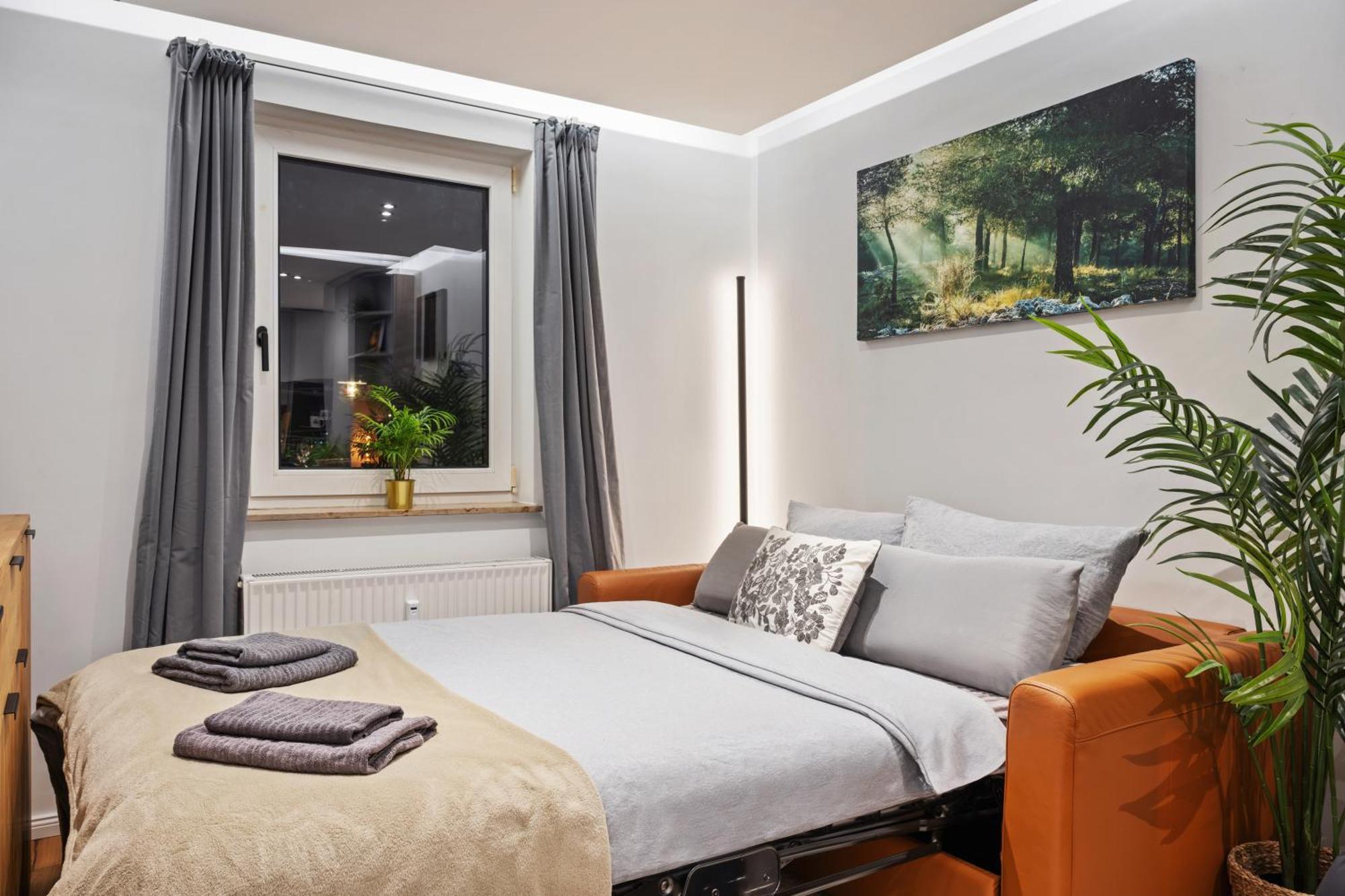 Edler Wohnraum Noble Stadtoase Mit Boxspringbett, Kaffeevollautomat, Lift & Parkplatz 켐니츠 외부 사진