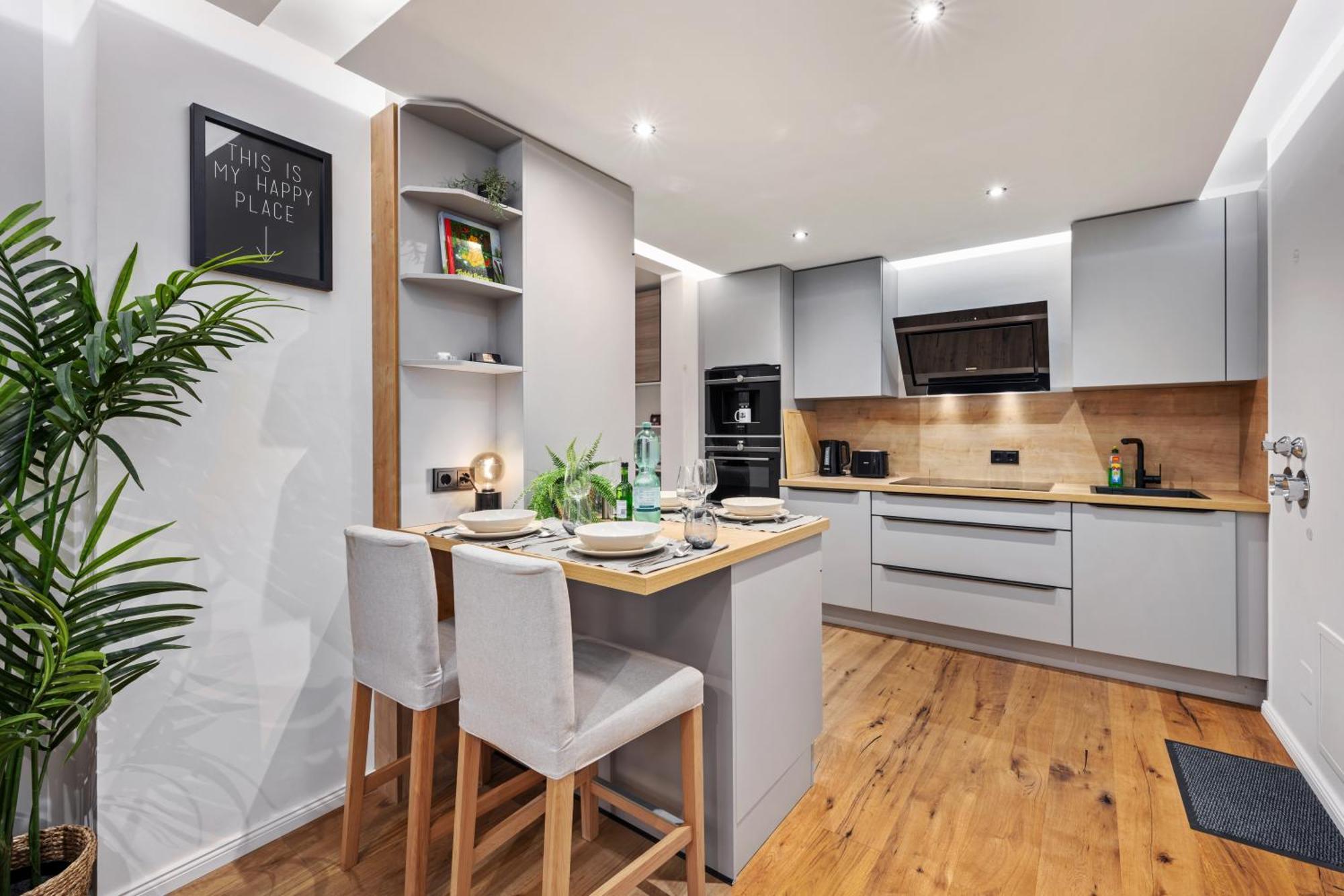 Edler Wohnraum Noble Stadtoase Mit Boxspringbett, Kaffeevollautomat, Lift & Parkplatz 켐니츠 외부 사진